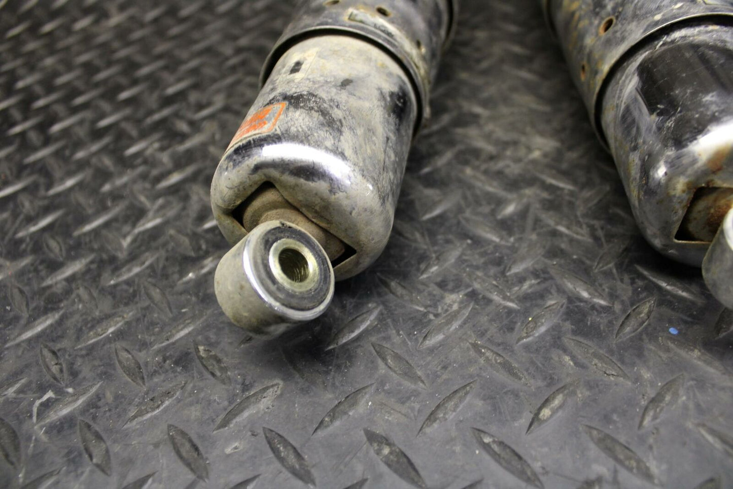 96-03 HONDA VALKYRIE 1500 GL 1500C REAR BACK SHOCKS ABSORBER bb170