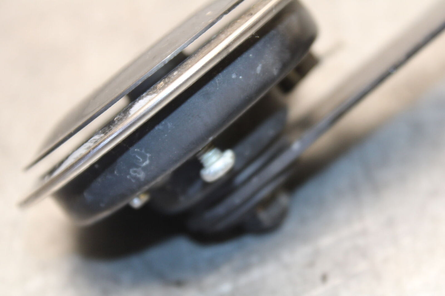 19-21 TRIUMPH SPEED TWIN 1200 HORN SIGNAL T2500113 BB653