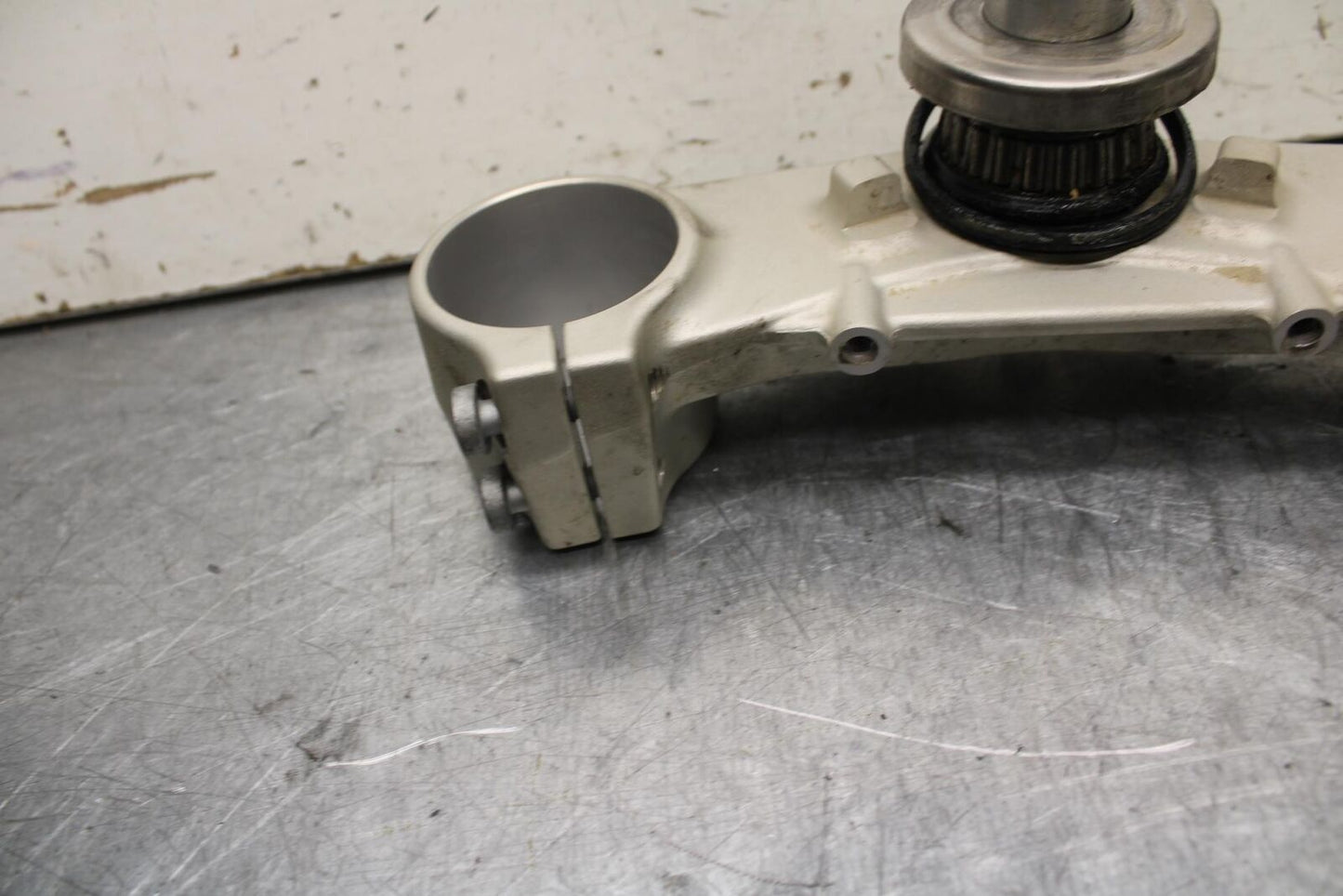16-18 KTM 690 DUKE FRONT FORKS CLAMP LOWER TRIPLE TREE STEM BB631
