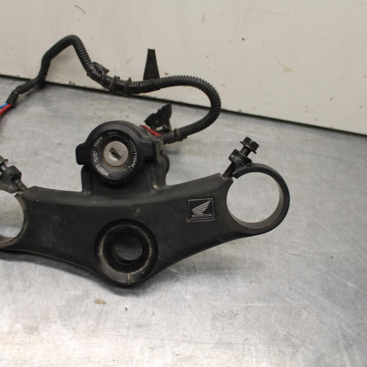 01-06 HONDA CBR600F4I FORKS UPPER TRIPLE TREE CLAMP 53300-MBW-H90 BB606