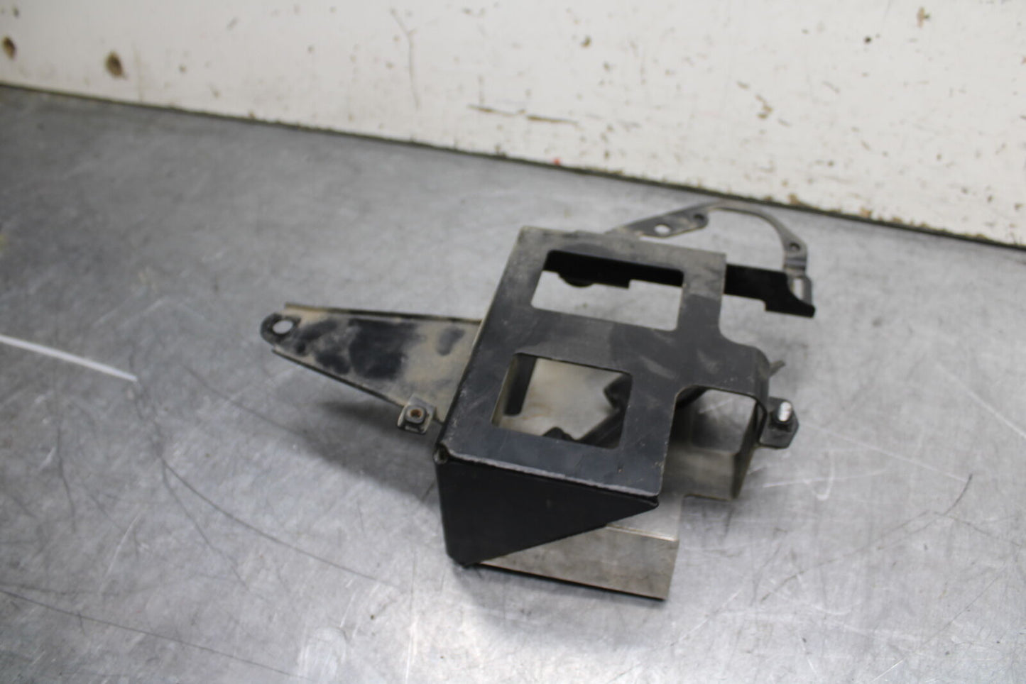 14-16 TRIUMPH AMERICA LT BATTERY TRAY BOX HOLDER BB720