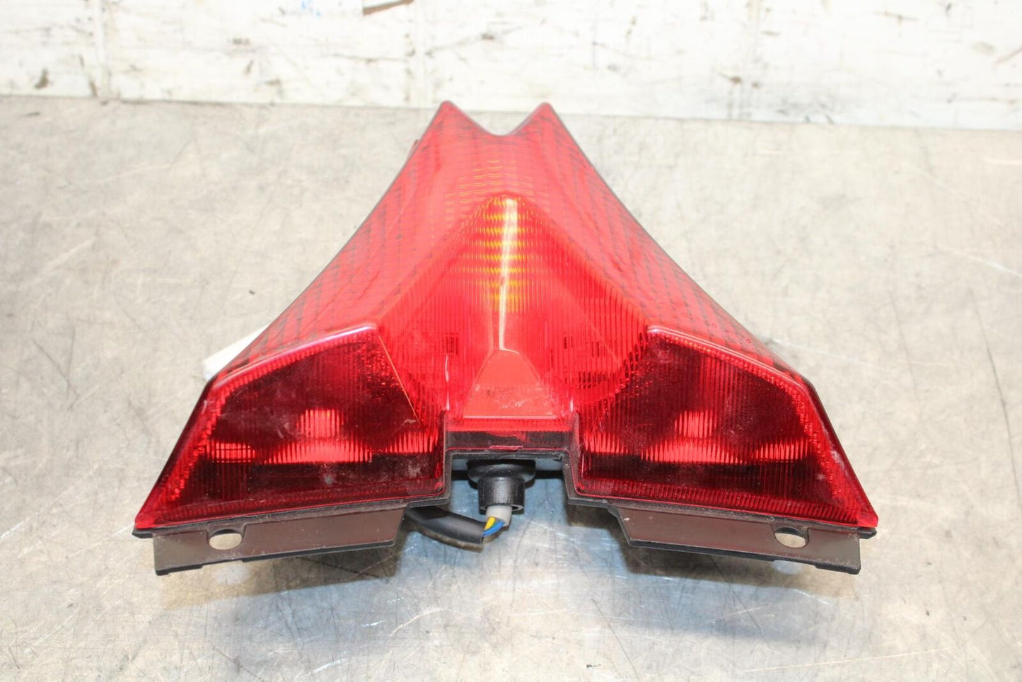 2016 Aprilia Tuono V4 1100 REAR TAIL TAILLIGHT BACK BRAKE LIGHT 2B001590 BB53