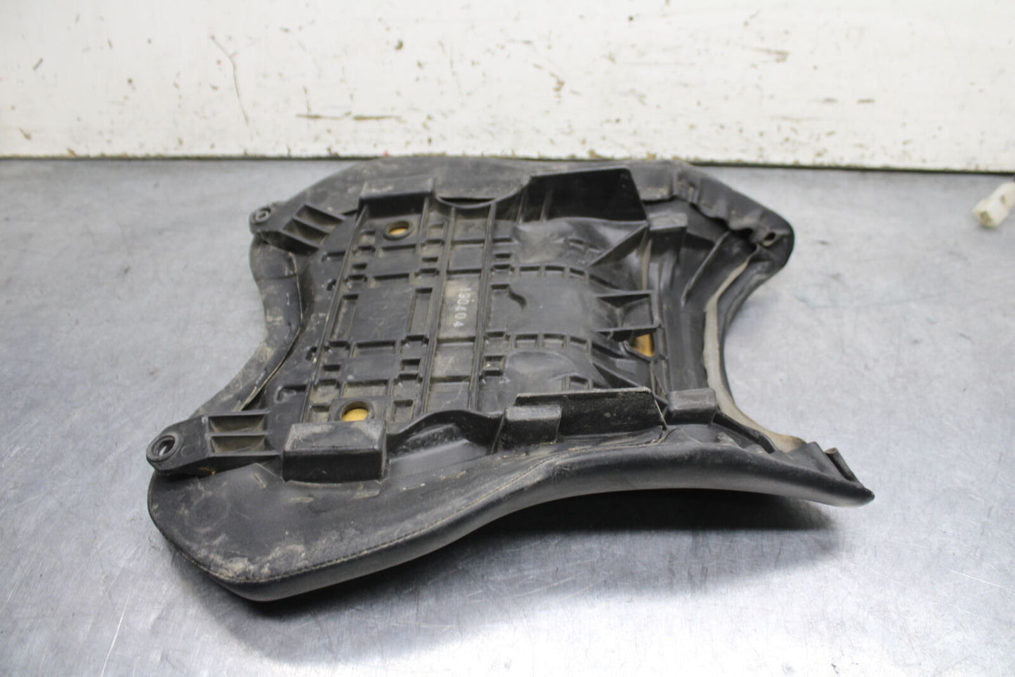 06-07 YAMAHA YZF R6 FRONT DRIVERS SEAT PAD SADDLE PILLION BB742