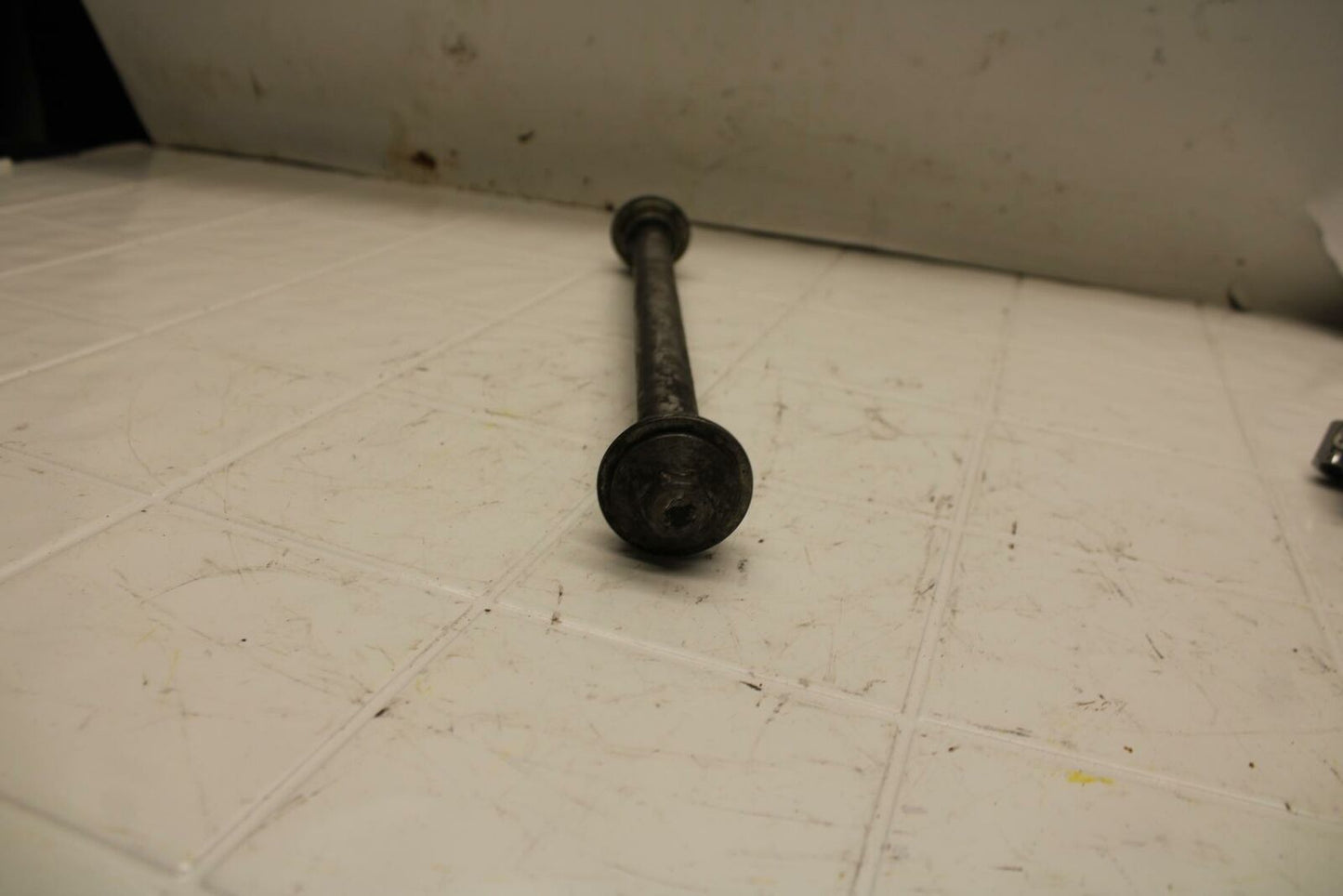 91-96 YAMAHA FJ1200A ABS REAR AXLE BACK WHEEL RIM PIVOT BOLT AXEL BB07
