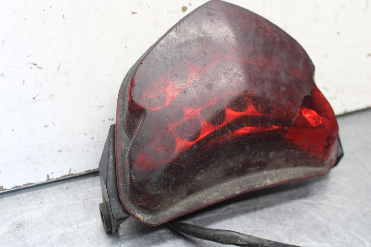 04-05 SUZUKI GSXR600 REAR TAIL TAILLIGHT BACK BRAKE LIGHT 35710-29G30 BB658