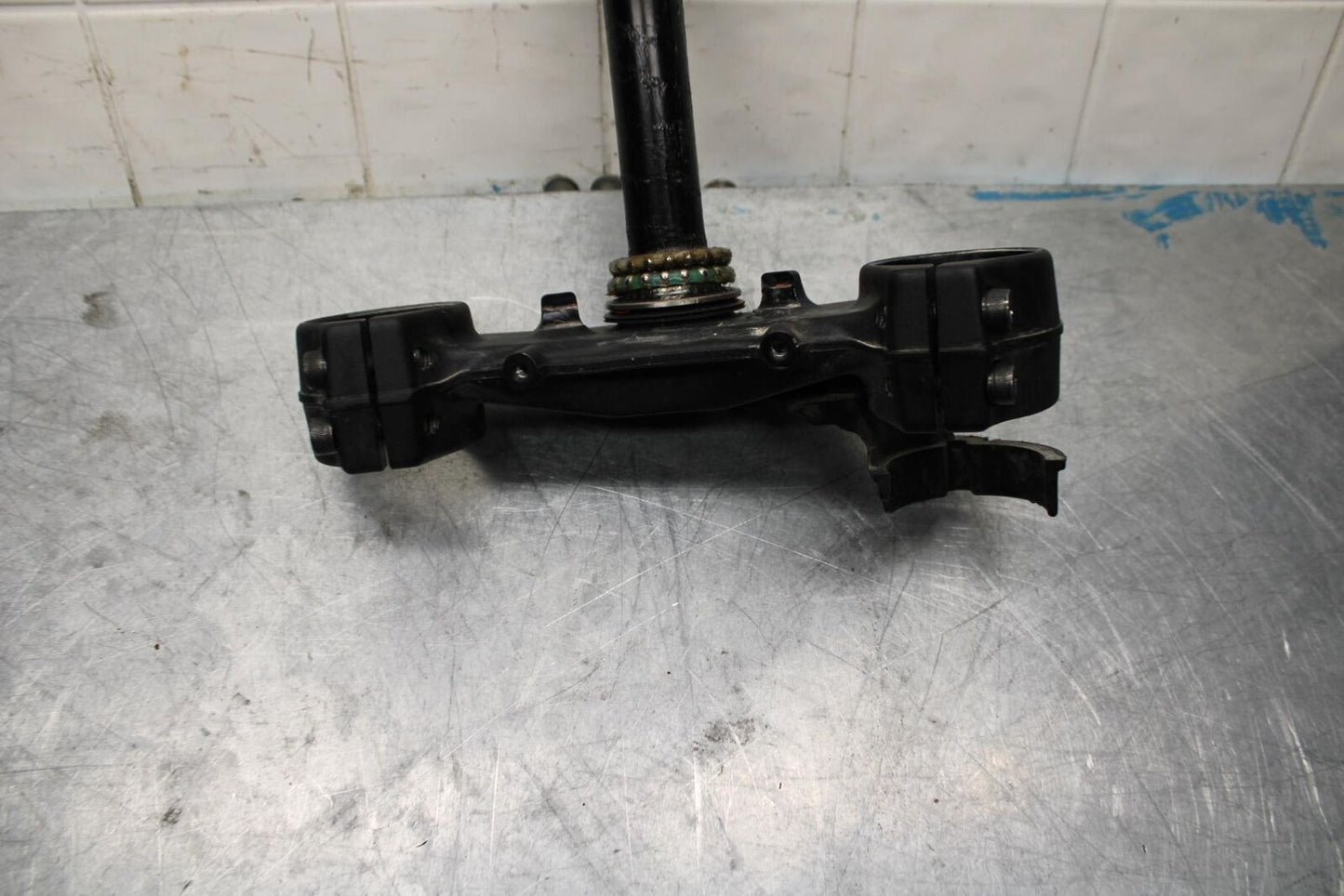18 KTM RC 390 FRONT FORKS CLAMP LOWER TRIPLE TREE STEM BB442