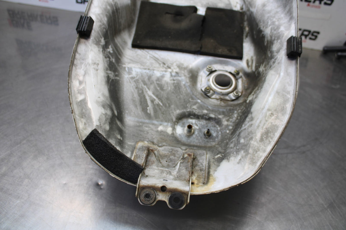 06-07 HONDA INTERCEPTOR 800 VFR800 GAS TANK FUEL CELL PETROL RESERVOIR BB917