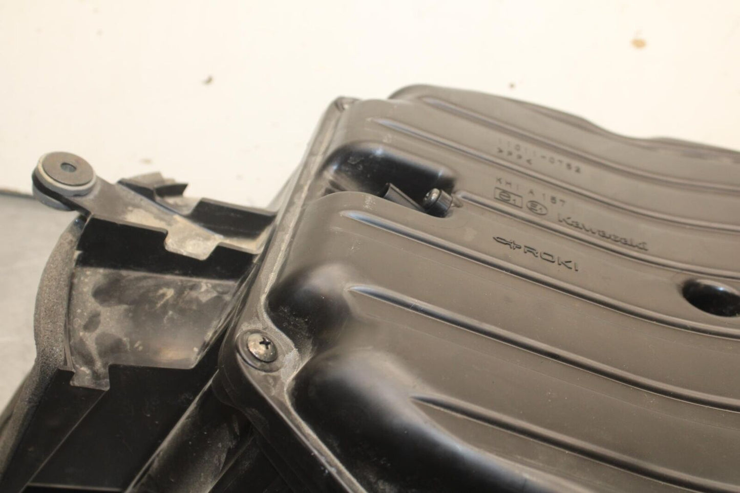 23 KAWASAKI NINJA ZX6R 636 AIRBOX AIR INTAKE FILTER BOX BB609