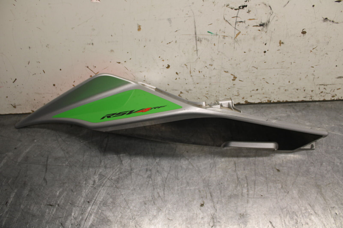 15-19 APRILIA RSV4 RF RIGHT REAR BACK TAIL FAIRING COWL SHROUD BB611