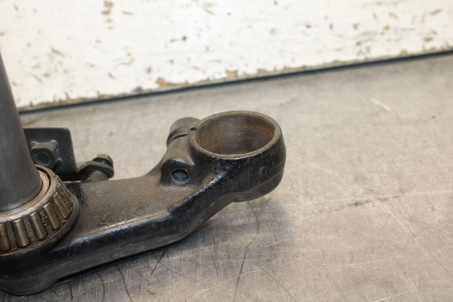 84 HONDA INTERCEPTOR 750 VF750F FRONT FORKS CLAMP LOWER TRIPLE TREE STEM BB108