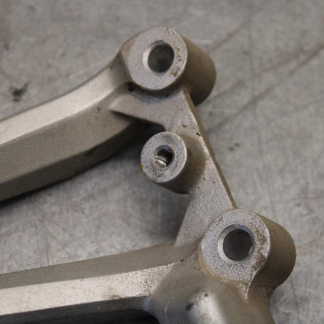 01-06 HONDA CBR600F4I REAR FOOT RESTS PEGS STEPS SET PAIR BB644