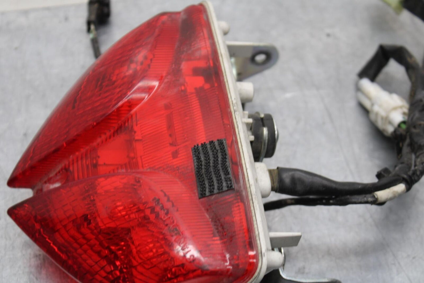 2009 Suzuki GSXR600 REAR TAIL TAILLIGHT BACK BRAKE LIGHT 35710-37H30 BB582