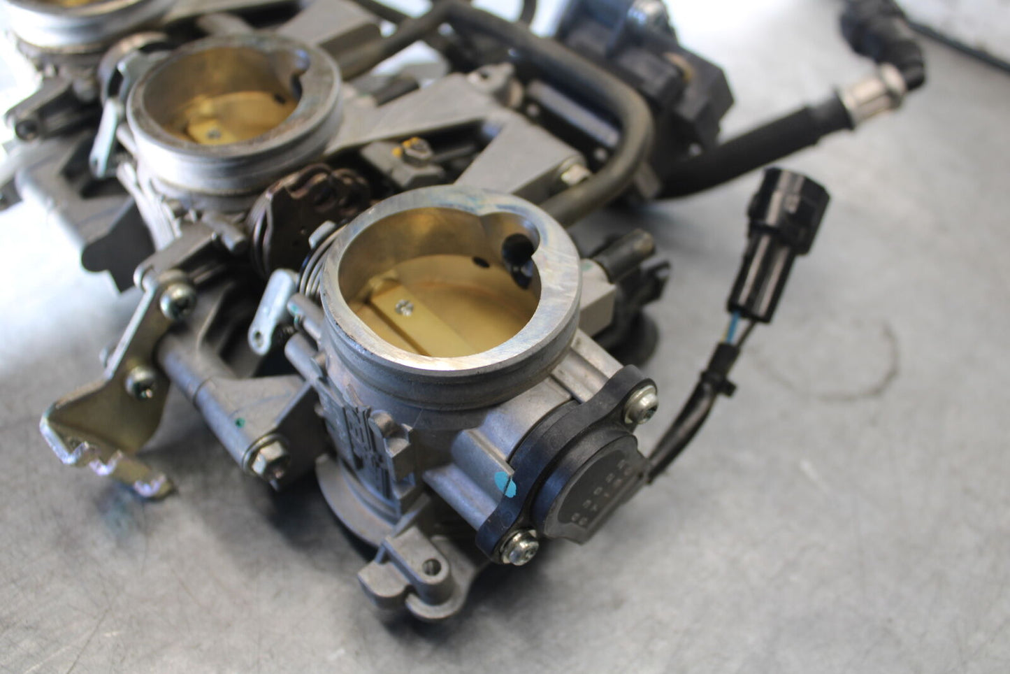07-08 TRIUMPH DAYTONA 675 MAIN FUEL INJECTORS / THROTTLE BODIES T1240478 BB685