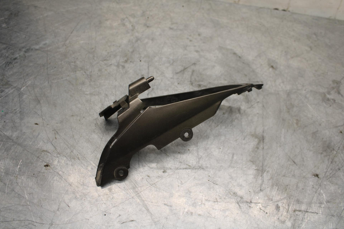 09-16 Suzuki GSXR 1000 Right Tail Brake Light Frame Cover Fairing Trim BB439