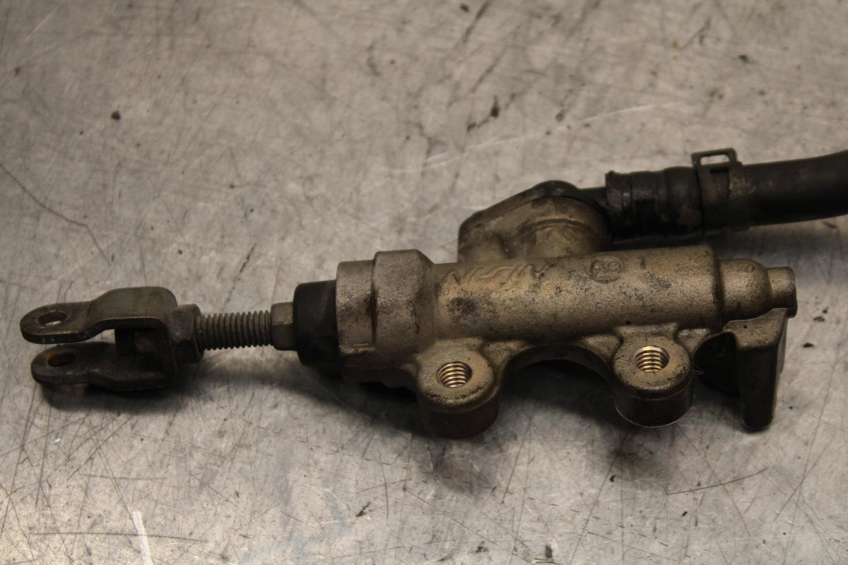 1997 Suzuki Bandit 1200 GSF1200S REAR BRAKE MASTER CYLINDER W RESERVOIR BB559