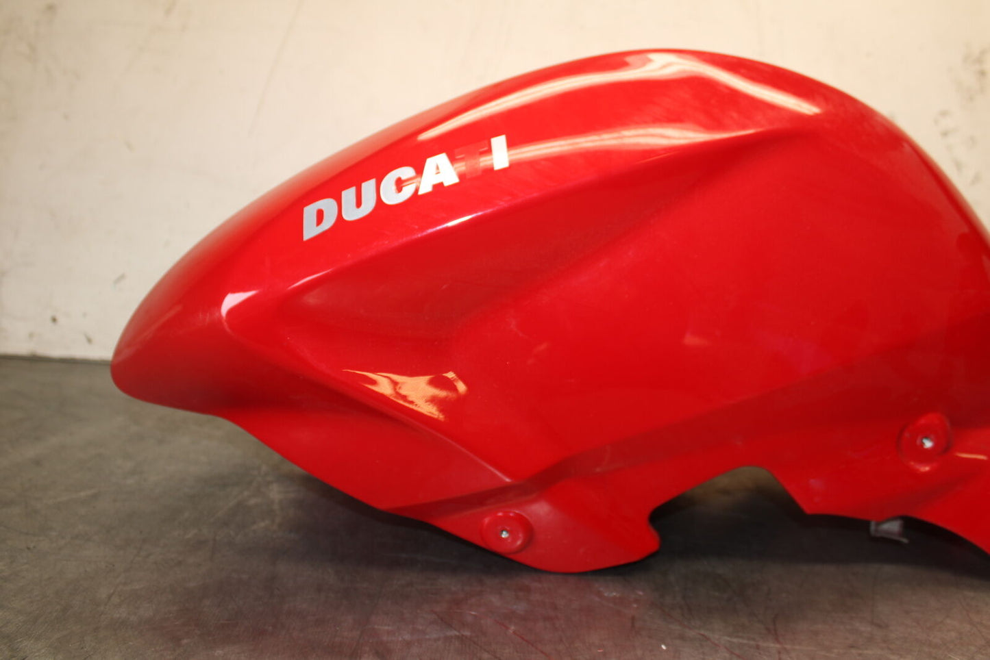 09-11 DUCATI STREETFIGHTER GAS TANK FUEL CELL PETROL RESERVOIR BB705