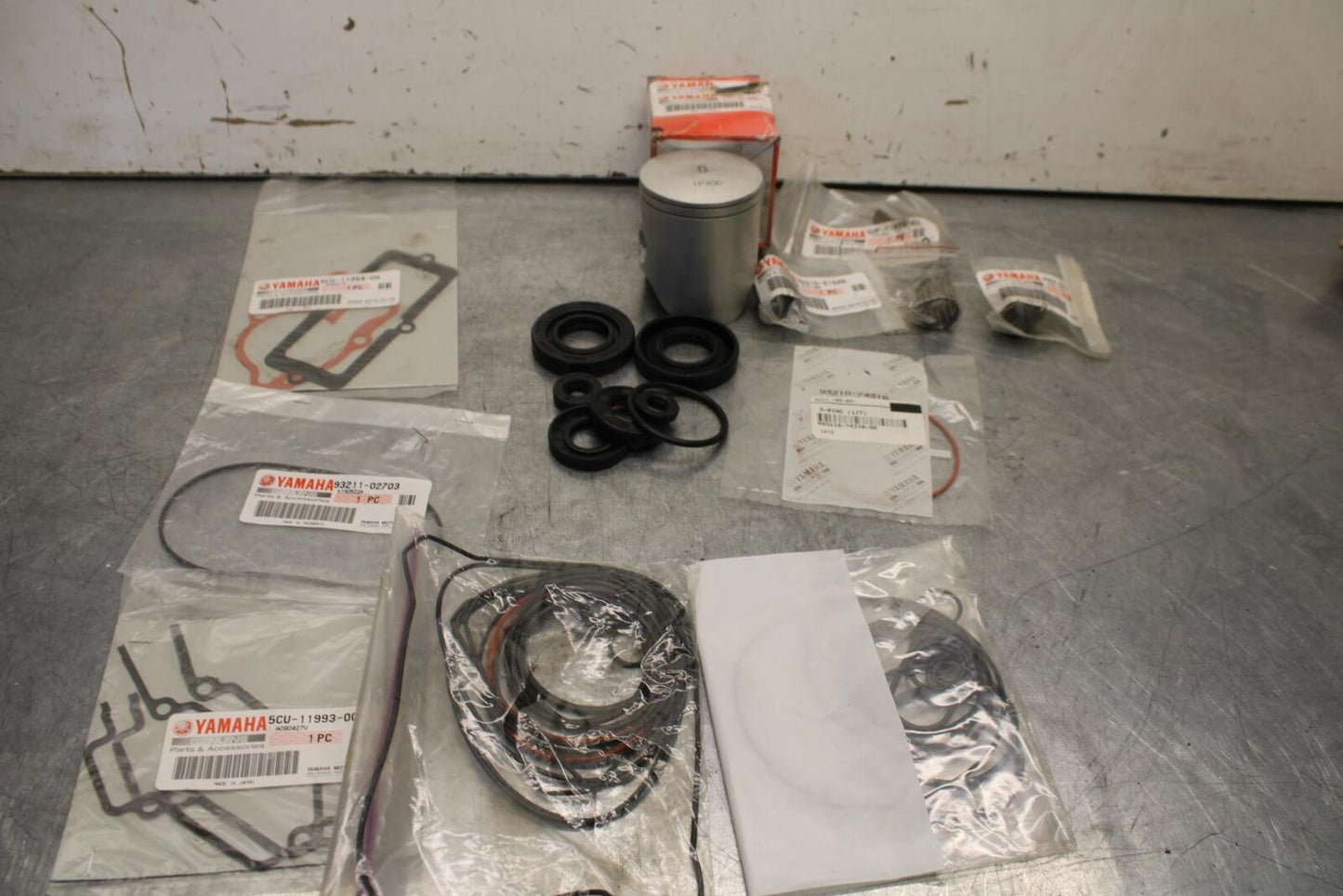 99-23 YAMAHA YZ250 PISTON, WRIST PIN, BEARINGS GASKETS OEM BB630 BB632