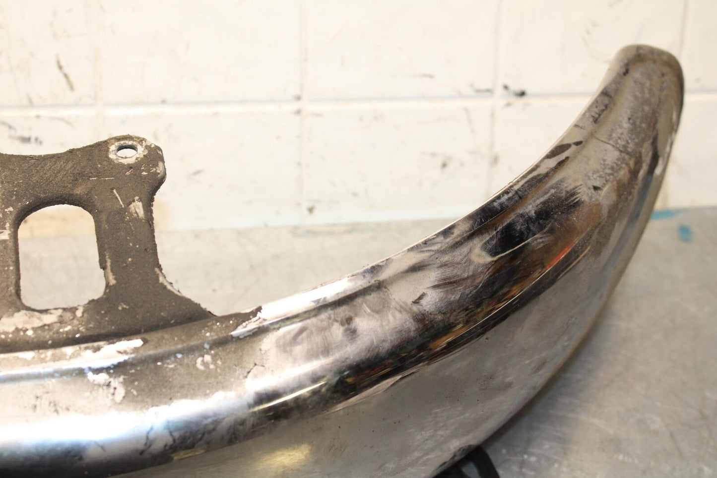1979 Yamaha XS1100 FRONT WHEEL FENDER 2H7-21510-01-93 BB572