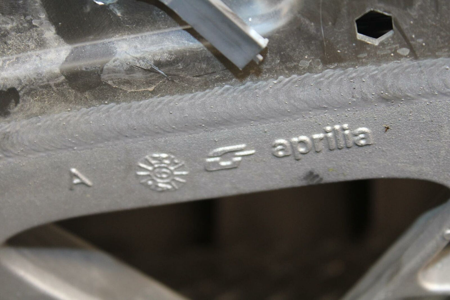 10-11 APRILIA RSV4 R FRAME CHASSIS BB202