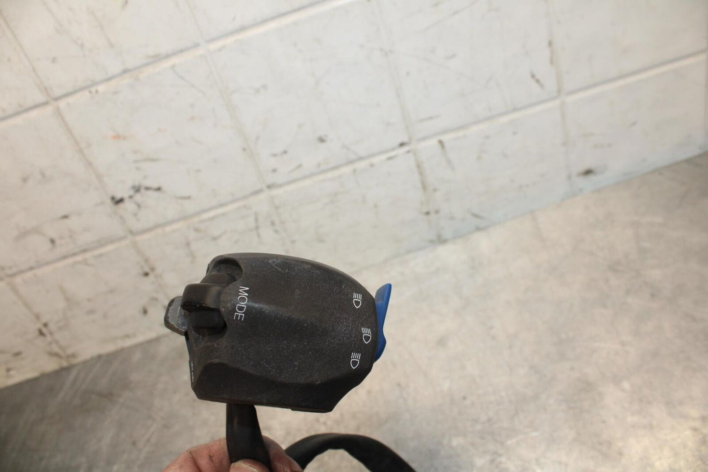 2009 Aprilia Shiver 750 SL750 LEFT CLIP ON HANDLE HORN SIGNALS SWITCH BB506