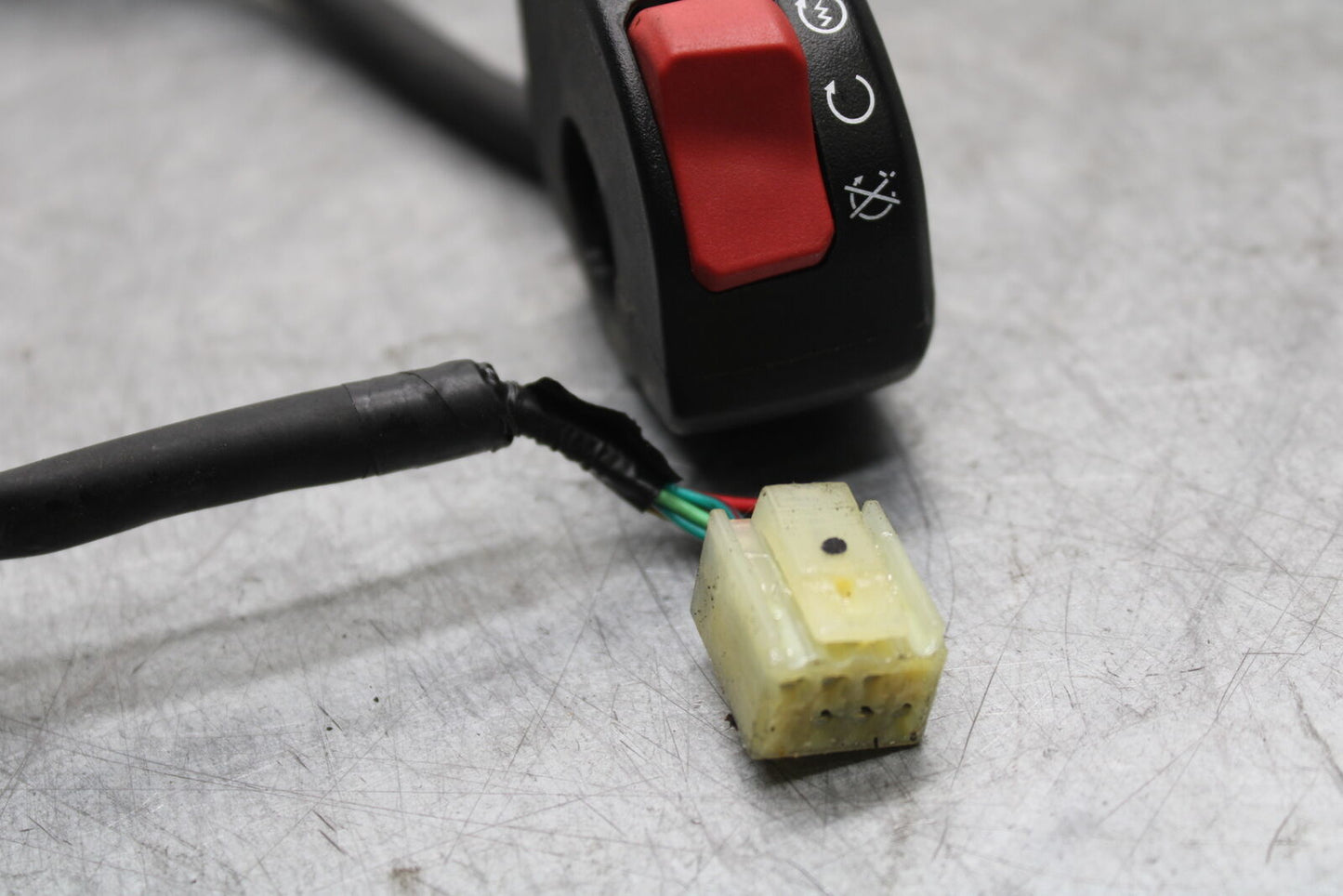 19-21 TRIUMPH SPEED TWIN 1200 RIGHT CLIP ON HANDLE KILL OFF START SWITCH BB653