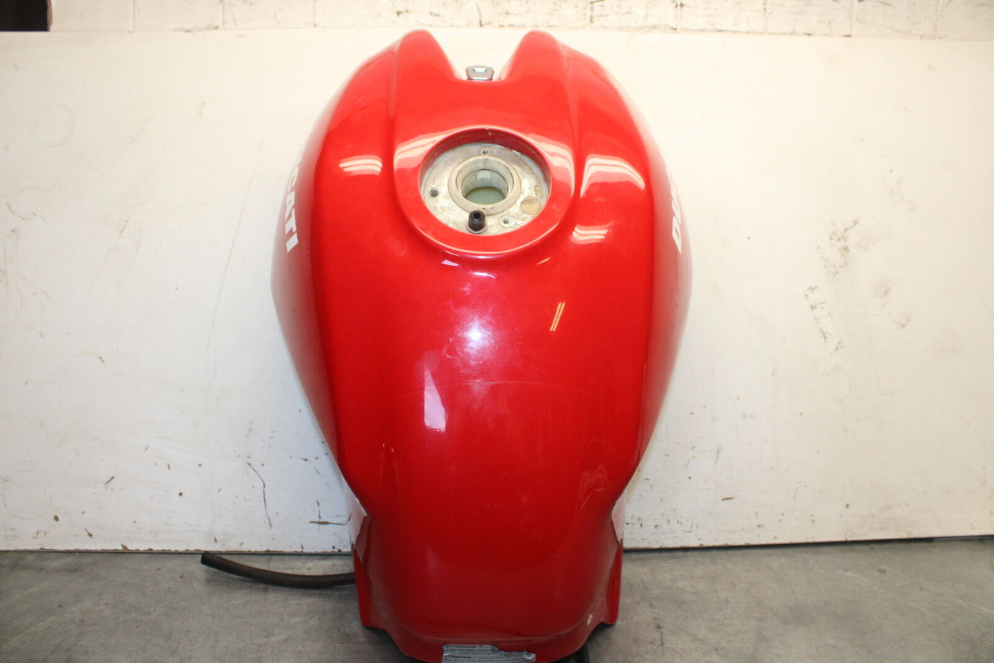 06-07 DUCATI MONSTER 695 GAS TANK FUEL CELL PETROL RESERVOIR BB674