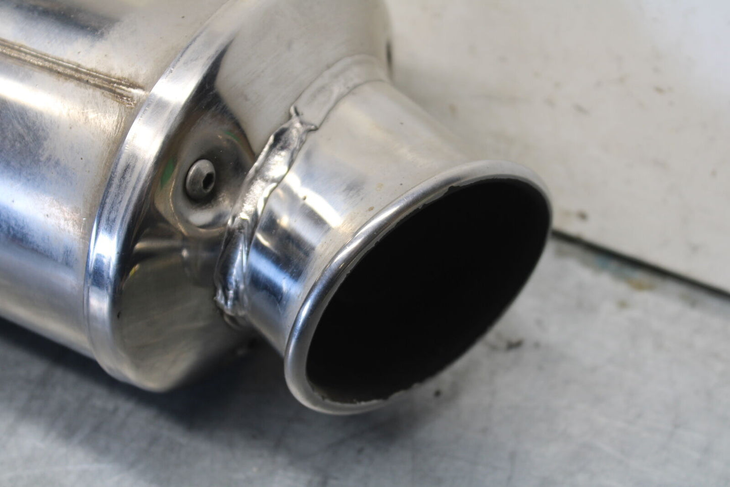 01-06 TRIUMPH TIGER 955I EXHAUST PIPE MUFFLER SLIP ON CAN SILENCER BB693