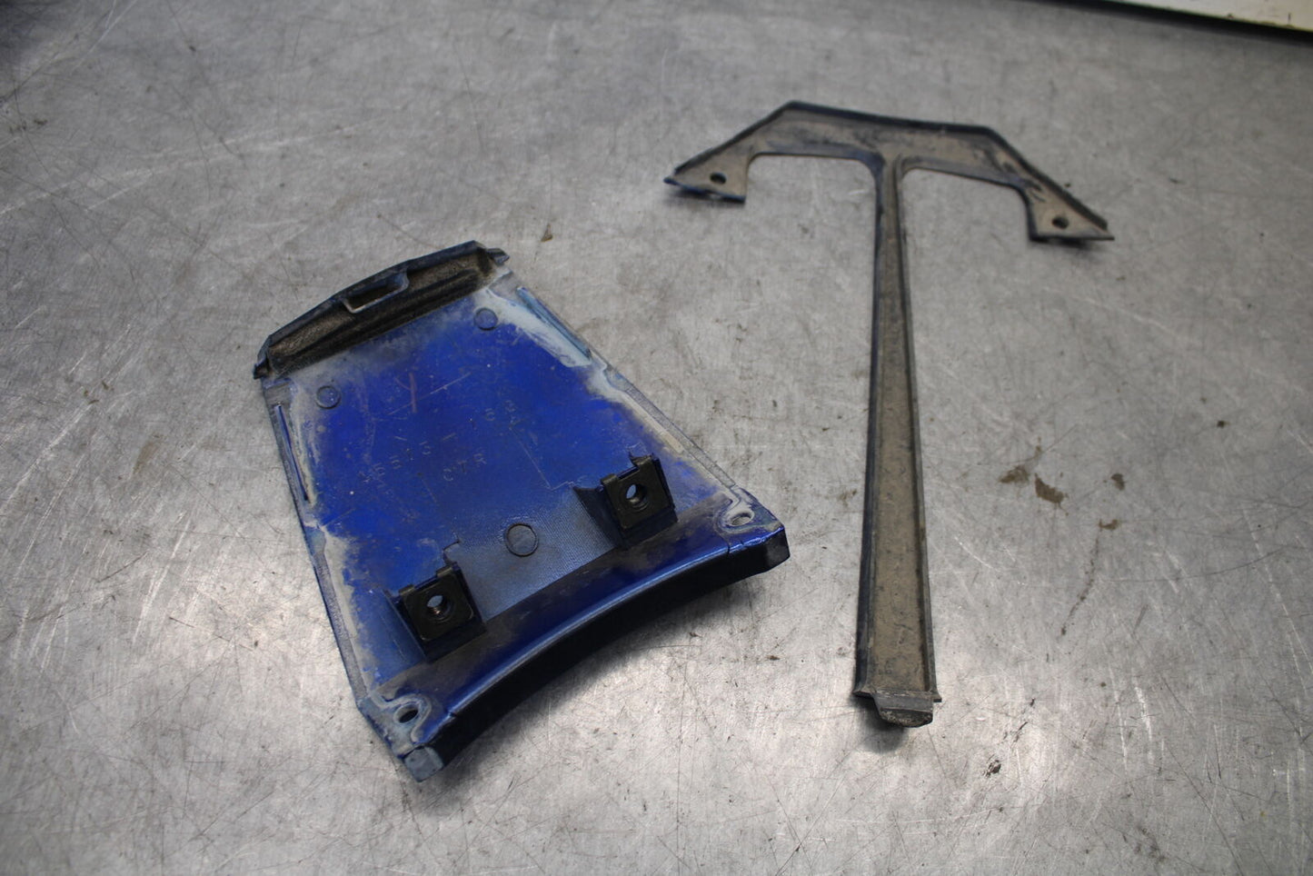 03-07 SUZUKI SV1000S CENTER REAR BACK TAIL FAIRING COVER TRIM COWL BB657