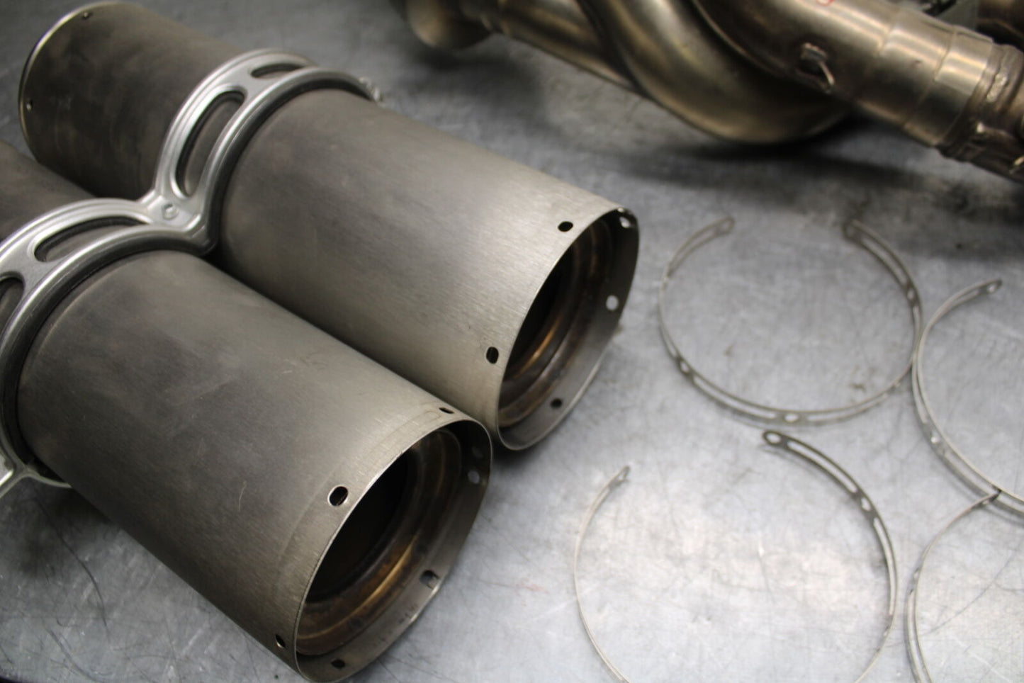 09-11 DUCATI STREETFIGHTER 1098 FULL EXHAUST SYSTEM HEADERS PIPE MUFFLER BB705