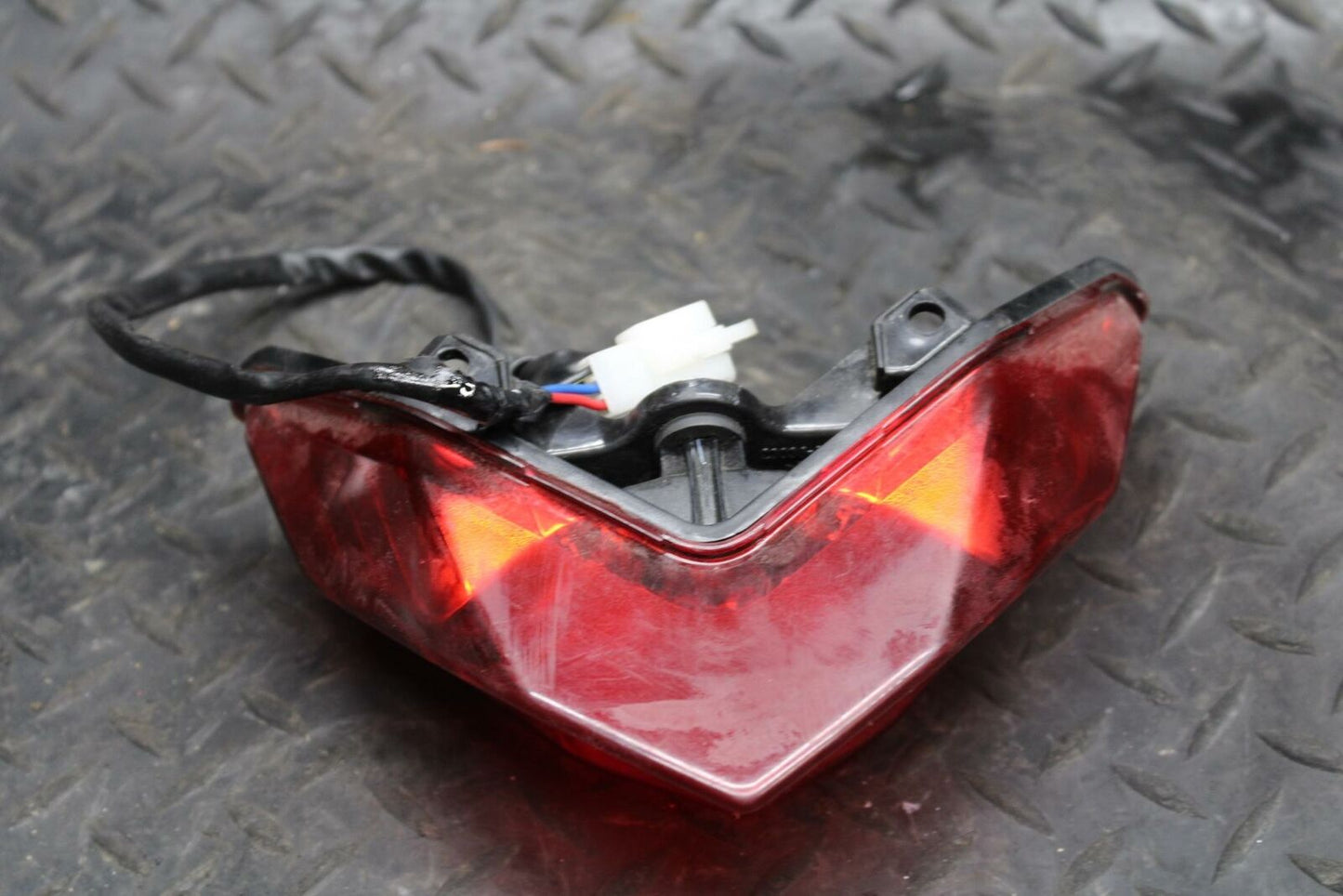 17 KAWASAKI NINJA 300 REAR TAIL TAILLIGHT BACK BRAKE LIGHT 23025-0350 BB215