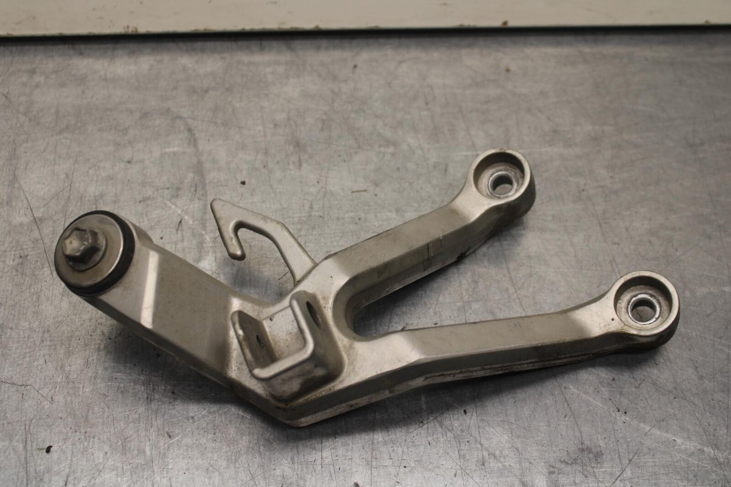2003 Suzuki SV1000S RIGHT REAR FOOT REST PEG STEP BB85