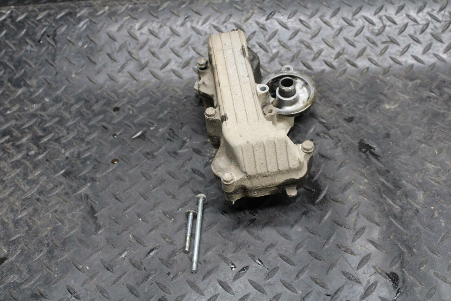 98 HONDA CBR600F3 OIL FILTER UNION MOUNT SUPPORT COOLER BB201
