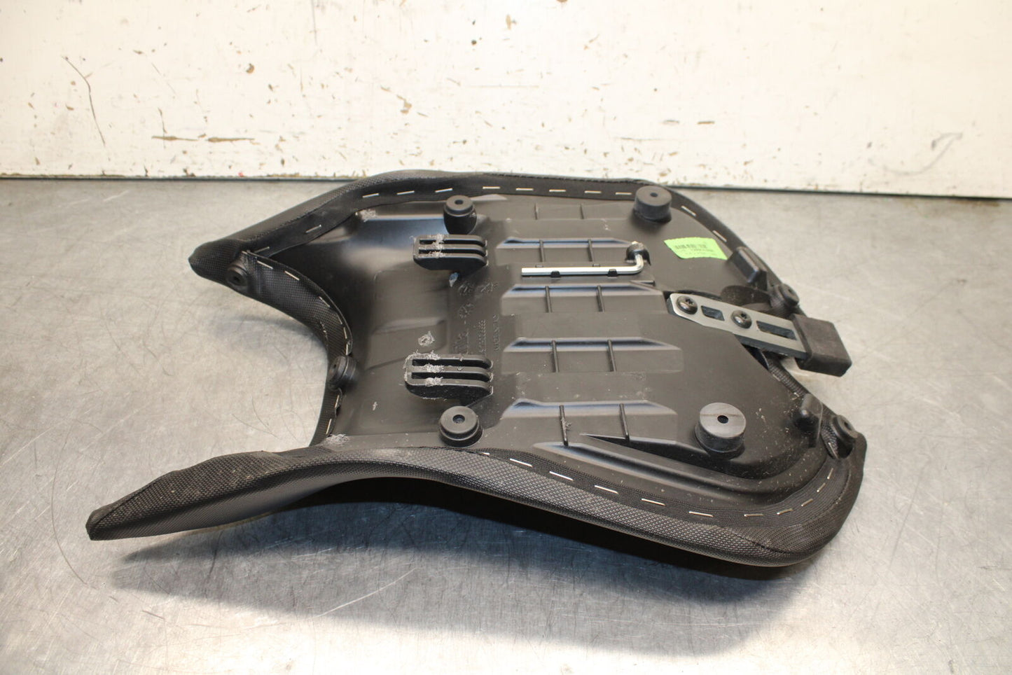 21-24 APRILIA TUONO 660 FACTORY FRONT DRIVERS SEAT PAD SADDLE PILLION BB733