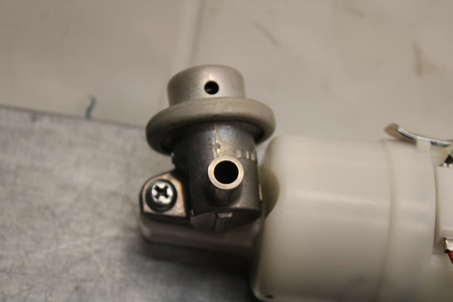 07-11 KTM 990 SUPER DUKE FUEL PUMP GAS PETROL SENDER UNIT BB578