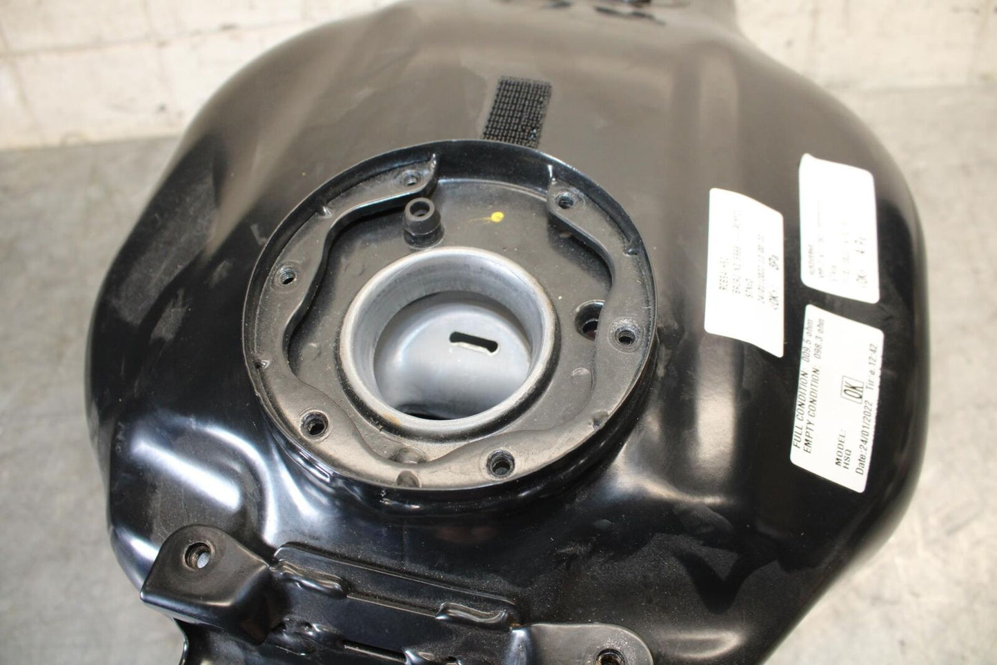 22-23 HUSQVARNA SVARTPILEN 401 GAS TANK FUEL CELL PETROL RESERVOIR BB541