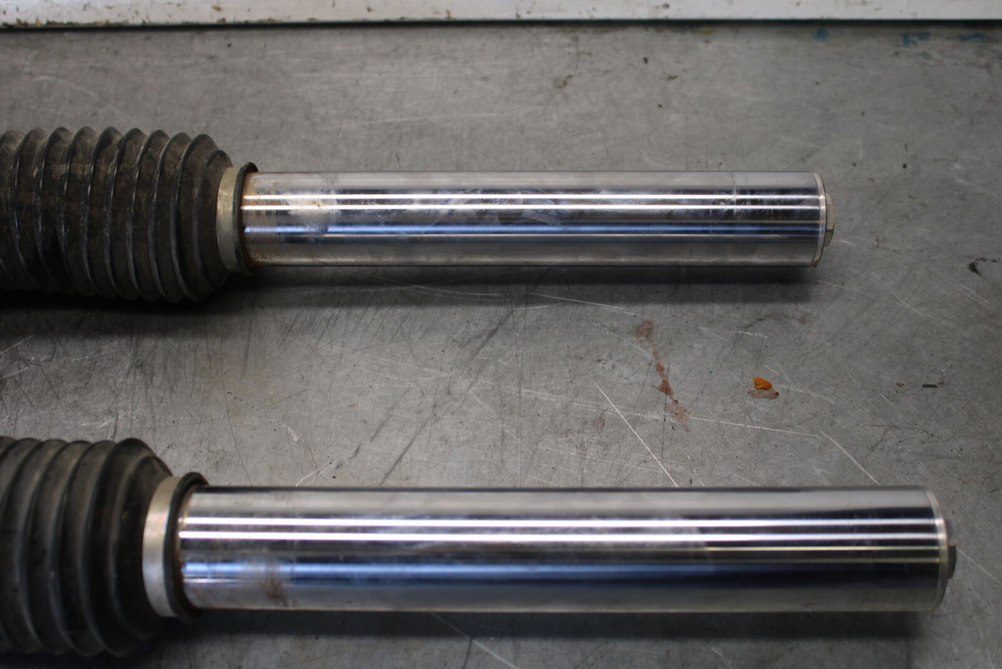01-06 TRIUMPH TIGER 955I FRONT FORKS SHOCK SUSPENSION SET PAIR BB693