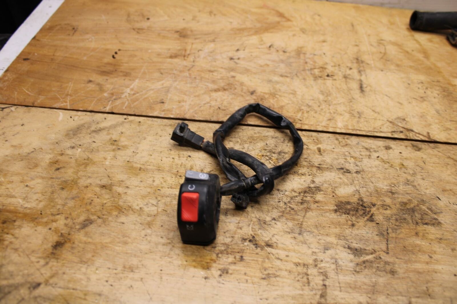 02-03 SUZUKI VSTROM 1000 RIGHT HANDLE SWITCHES KILL OFF START SWITCH  BB331