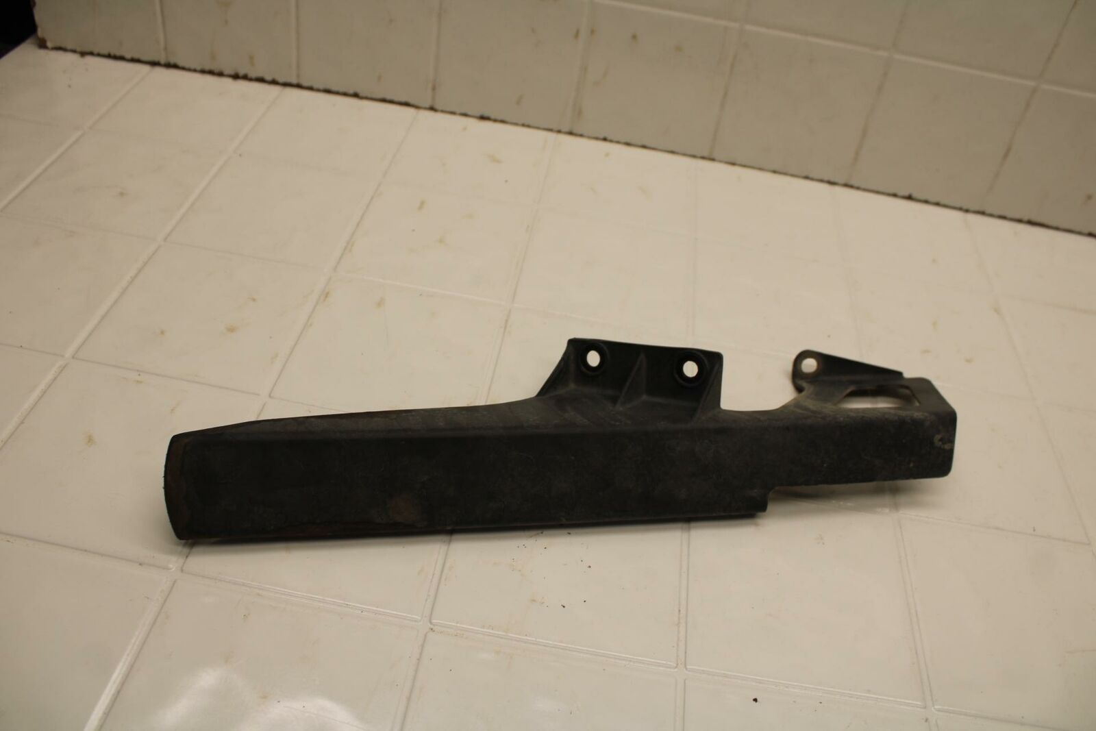 01-02 SUZUKI GSXR750 REAR BACK DRIVE CHAIN GUARD COVER SHIELD BB402