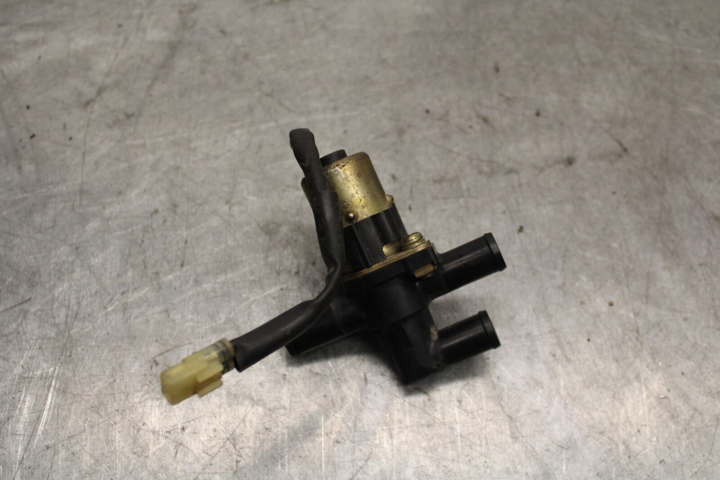 04-06 YAMAHA YZF R1 AIR VALVE SOLENOID TOP ENGINE SWITCH SENSOR BB659