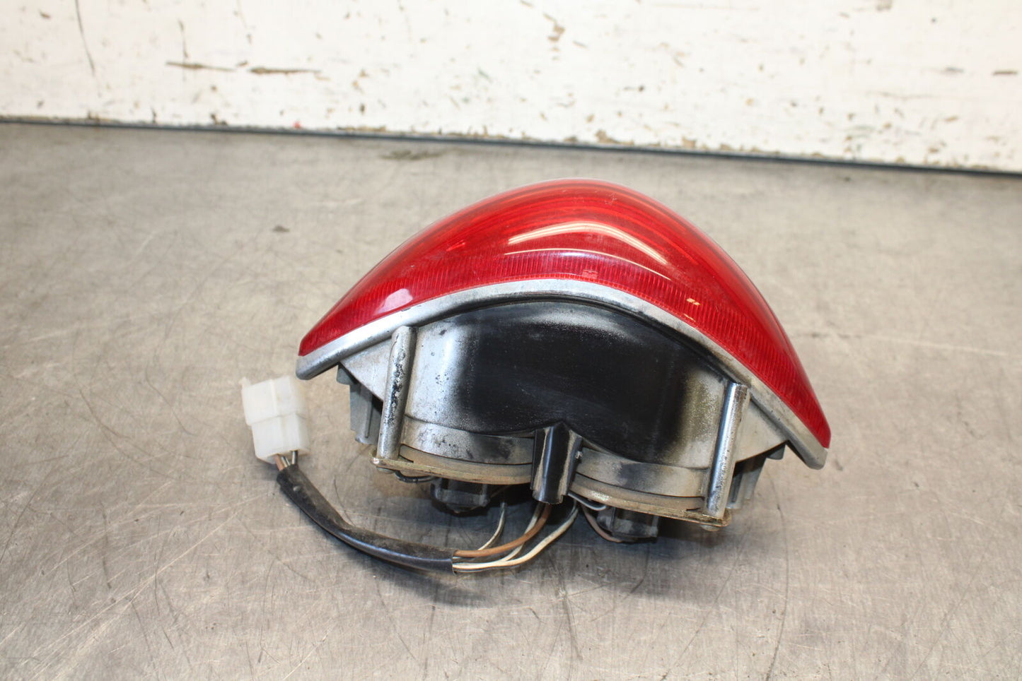 04-05 SUZUKI KATANA 750 GSX750F REAR TAIL TAILLIGHT BACK BRAKE LIGHT BB110