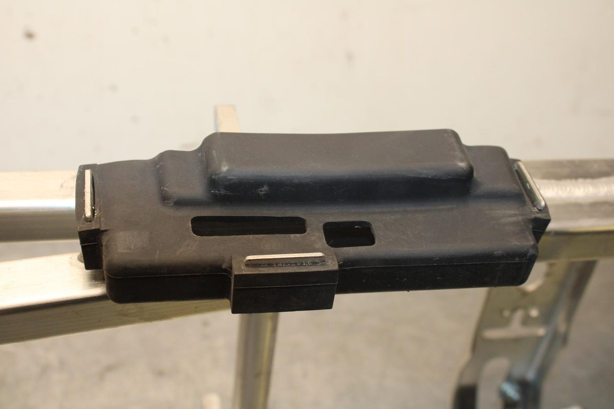 01-06 HONDA CBR600F4I REAR SUBFRAME BACK SUB FRAME 50200-MBW-D20 BB626