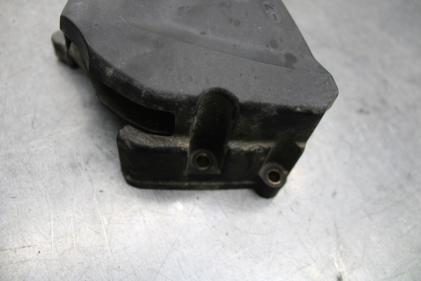 09-11 TRIUMPH DAYTONA 675 ENGINE SPROCKET COVER BB652