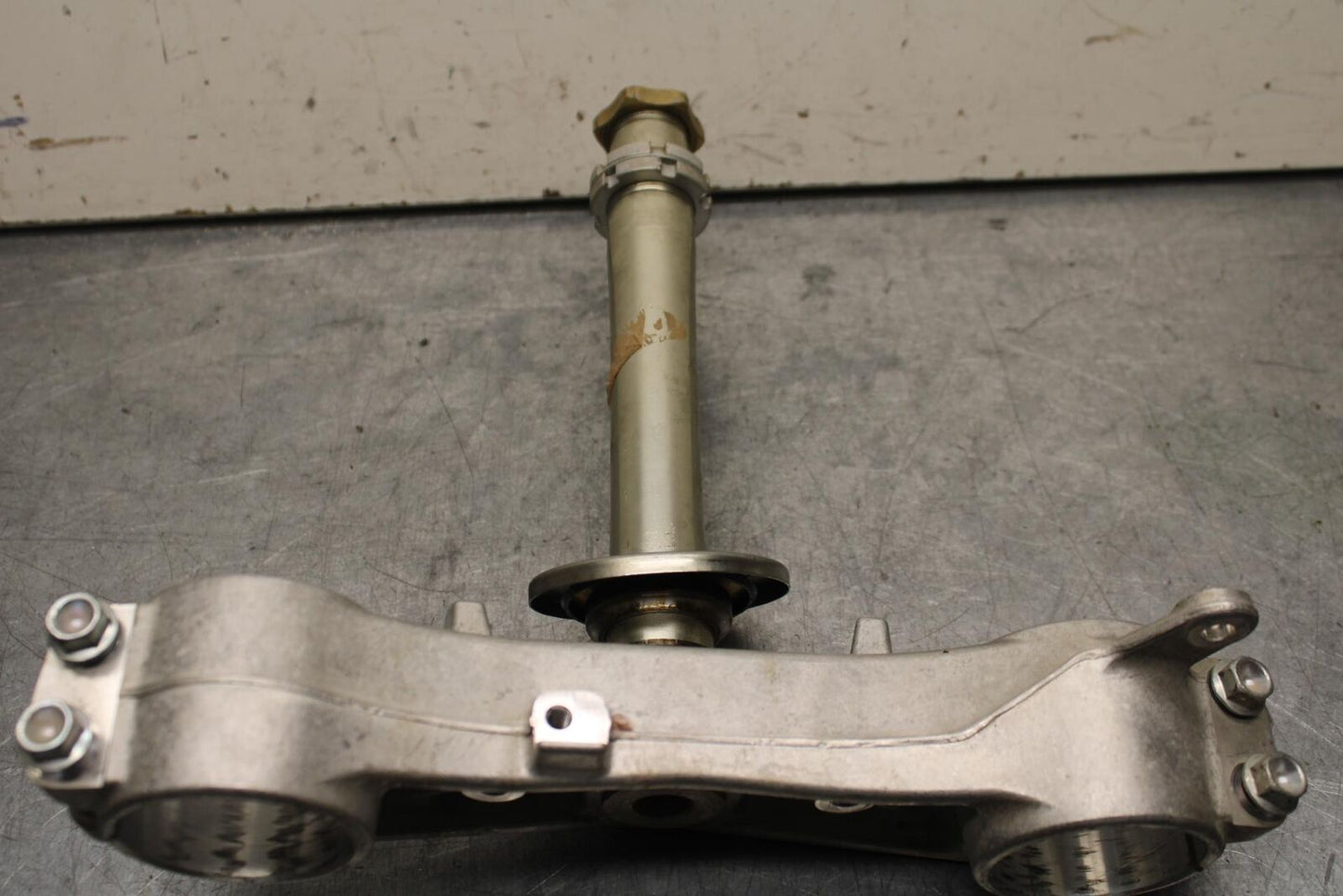 06-07 SUZUKI GSXR 600 750 FRONT FORKS CLAMP LOWER TRIPLE TREE STEM BB98