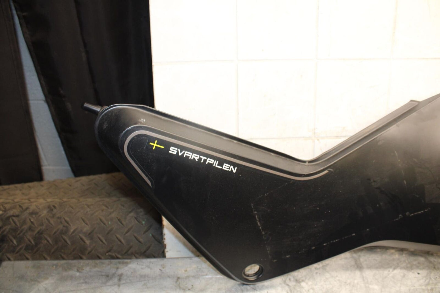 22-23 HUSQVARNA SVARTTPILEN 401 SIDE FAIRING TANK COWL SET BB541