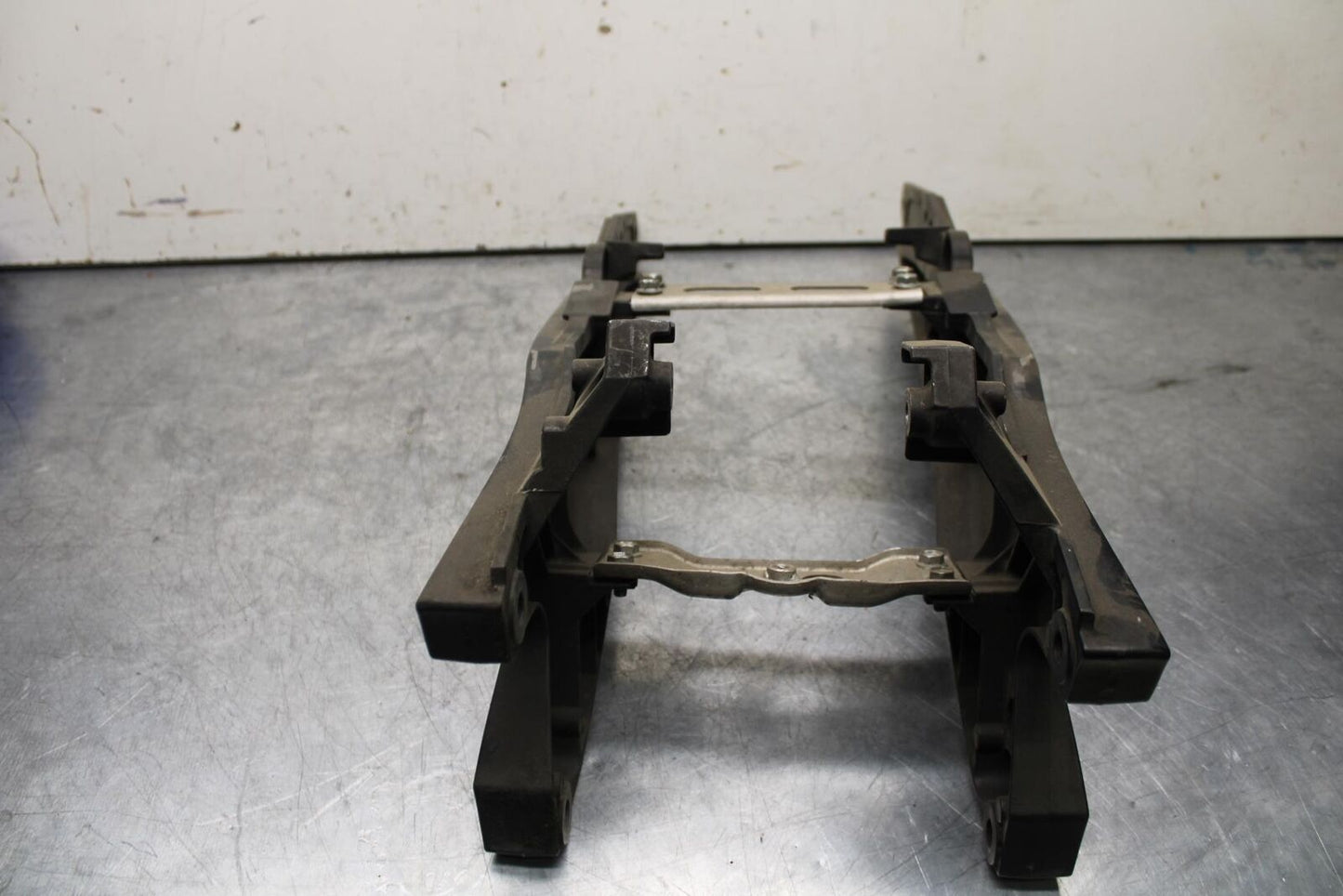 06-07 SUZUKI GSXR 600 750 FRONT SUBFRAME SUB FRAME BB98