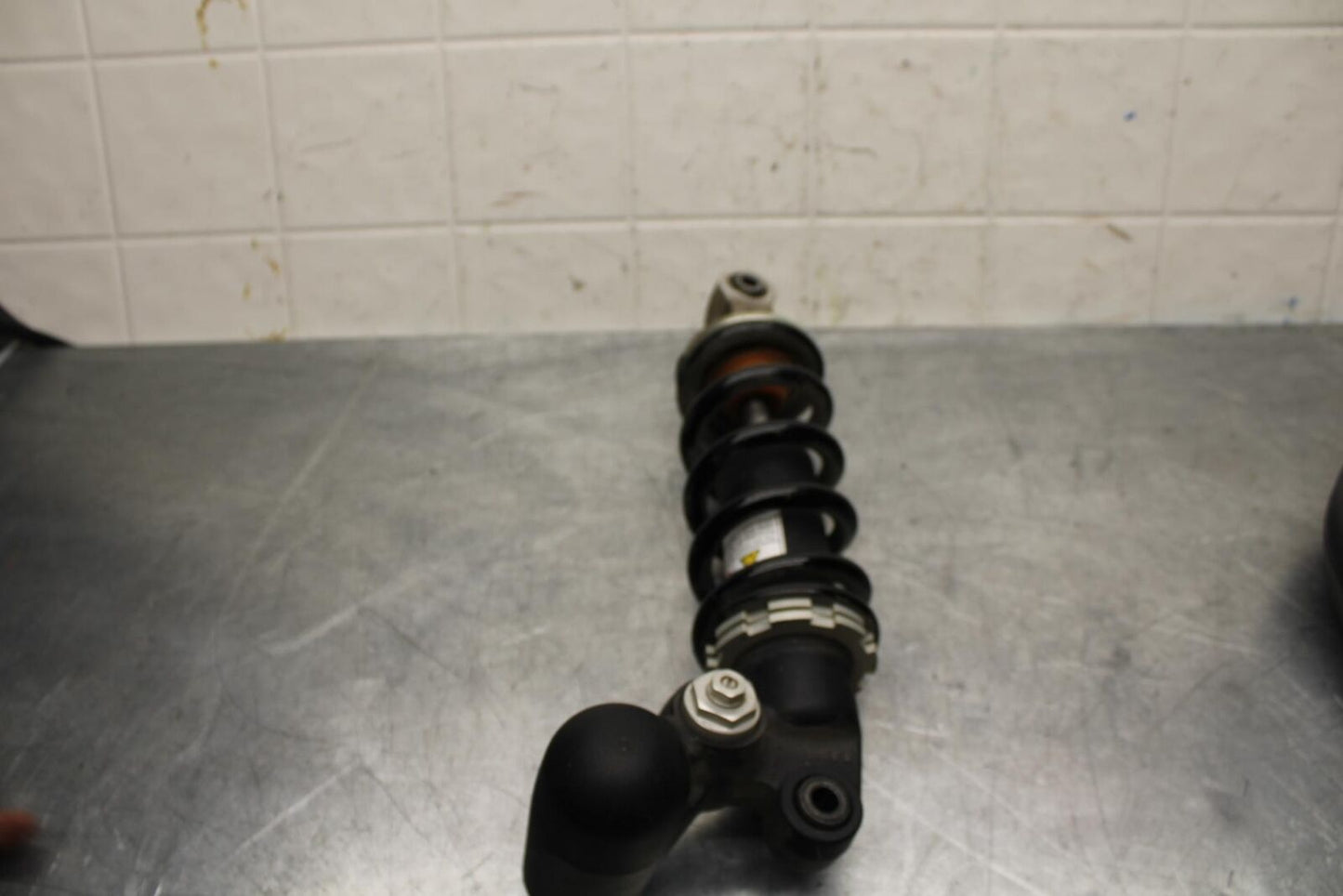 20 SUZUKI GSXR 1000 REAR BACK SHOCK ABSORBER SUSPENSION BB597