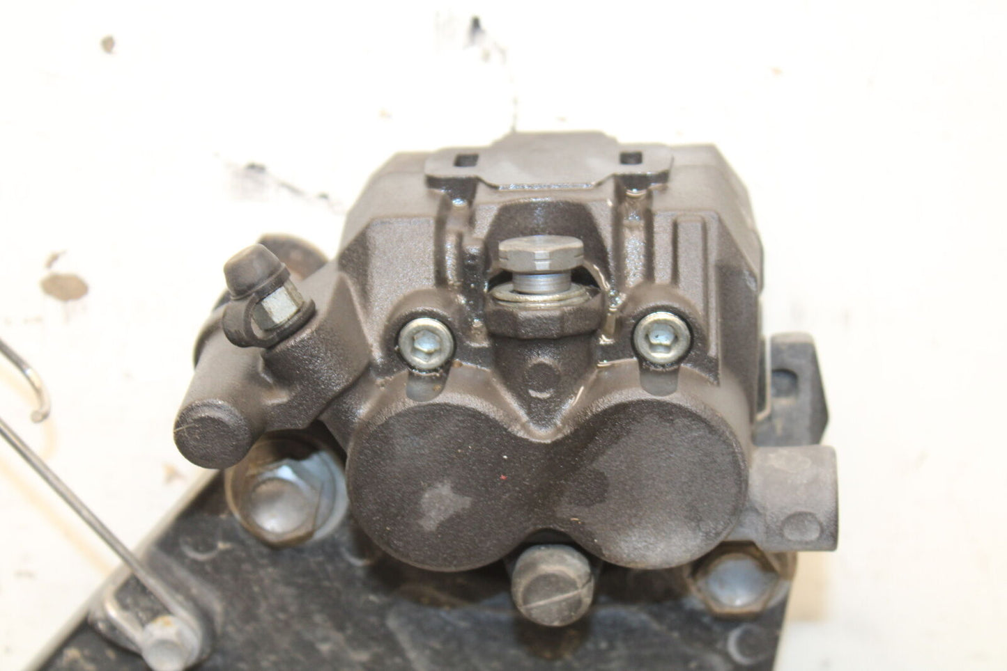 14-16 TRIUMPH AMERICA LT REAR BACK BRAKE CALIPER W MOUNT BRACKET BB720