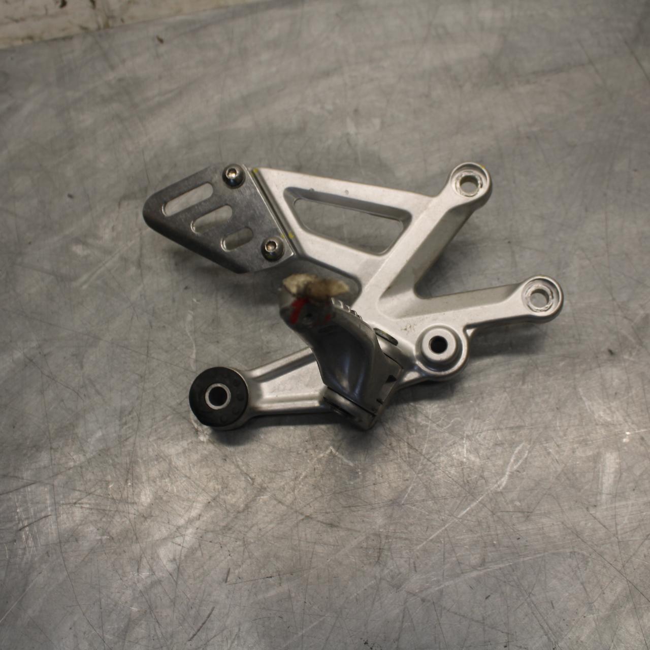 2010 Aprilia RSV1000R RIGHT REARSET REAR SET DRIVER FOOT PEG REST STOP BB513