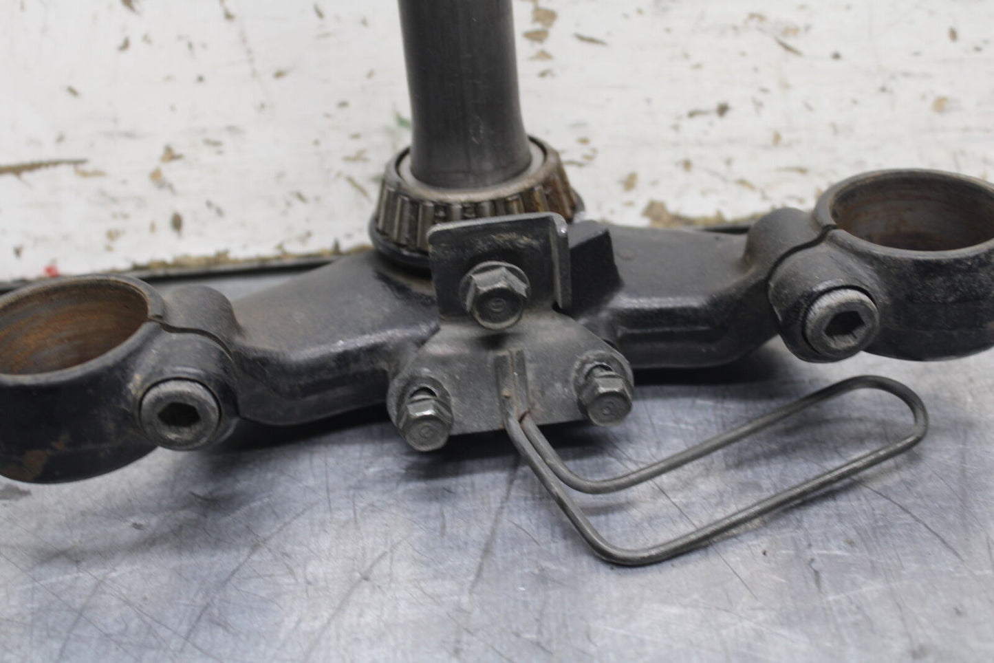 84 HONDA INTERCEPTOR 750 VF750F FRONT FORKS CLAMP LOWER TRIPLE TREE STEM BB108