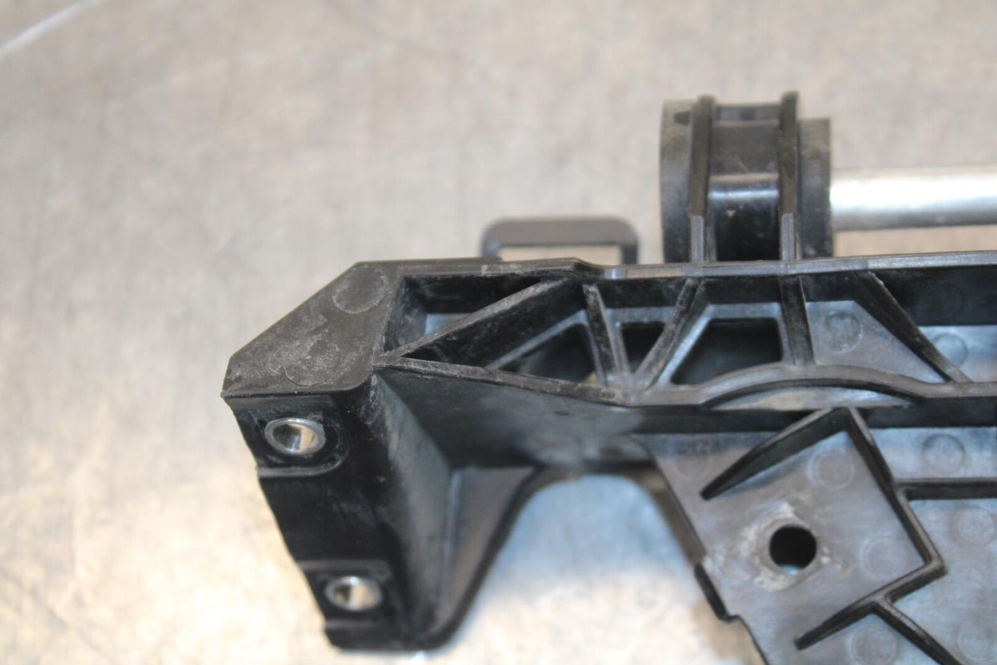 2016 BMW S1000R ABS FRONT GAS TANK BRACKET MOUNT BB604